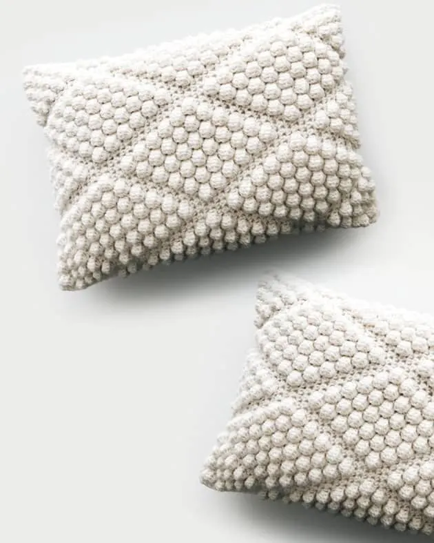 crochet pillow pattern - home decor - amorecraftylife.com #crochet #crochetpattern #diy