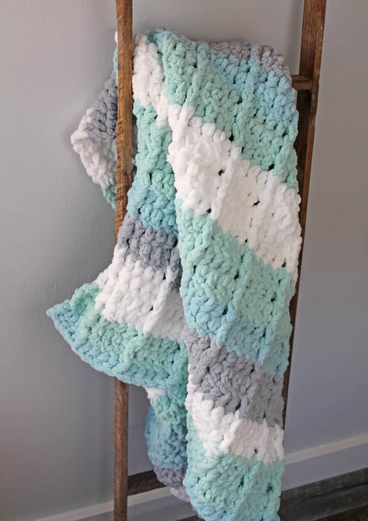 easy seafoam stripe crochet baby blanket free pattern - amorecraftylife.com -bernat blanket yarn - baby afghan - free printable crochet pattern - bernat blanket yarn #baby #crochet #crochetpattern #freecrochetpattern