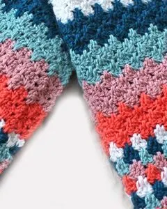 easy crochet blanket pattern free PDF - teardrop stitch -amorecraftylife.com - afghan pattern -crochet blanket pattern- red heart yarn- double crochet - free printable crochet pattern #crochet #crochetpattern #freecrochetpattern