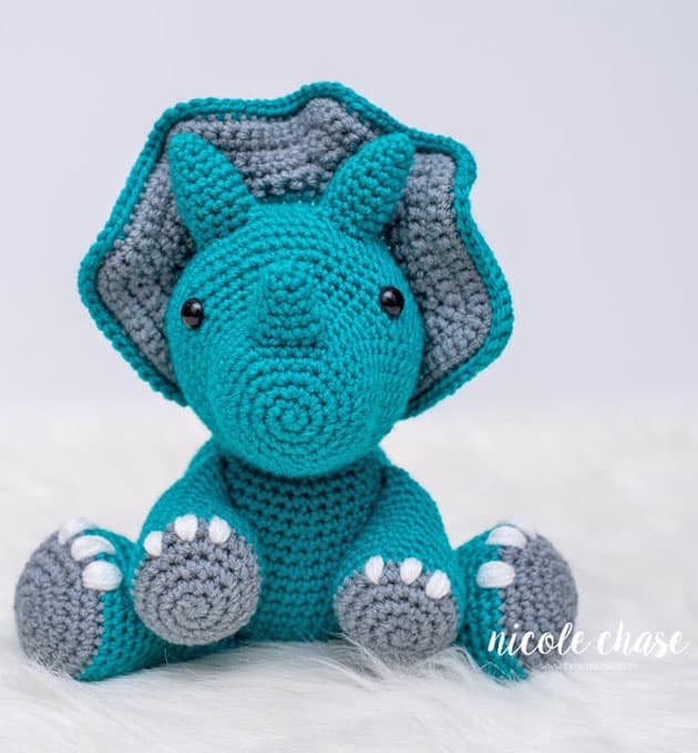 dinosaur crochet patterns - crochet pattern pdf - amigurumi -animal crochet pattern- amorecraftylife.com #crochet #crochetpattern #amigurumi