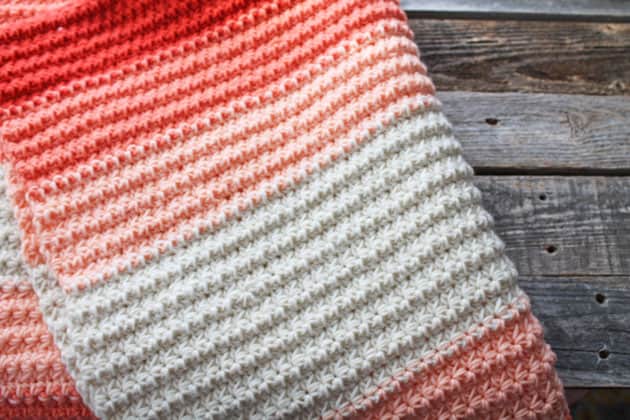 coral ombre crochet blanket free pattern- amorecraftylife.com -crocheted afghan - free printable crochet pattern - #crochet #crochetpattern #freecrochetpattern
