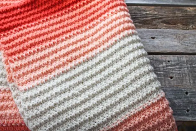coral ombre crochet blanket free pattern- amorecraftylife.com -crocheted afghan - free printable crochet pattern - #crochet #crochetpattern #freecrochetpattern