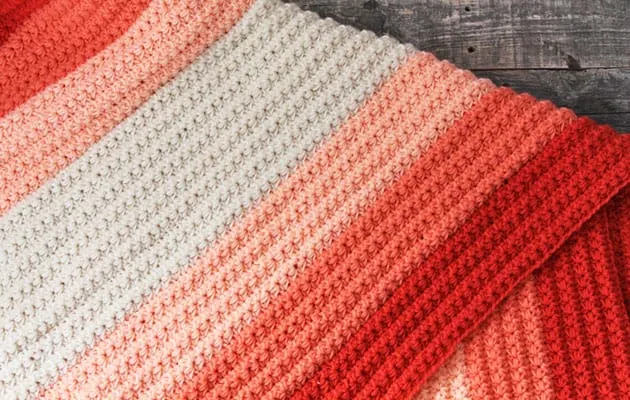 coral ombre crochet blanket free pattern- amorecraftylife.com -crocheted afghan - free printable crochet pattern - #crochet #crochetpattern #freecrochetpattern