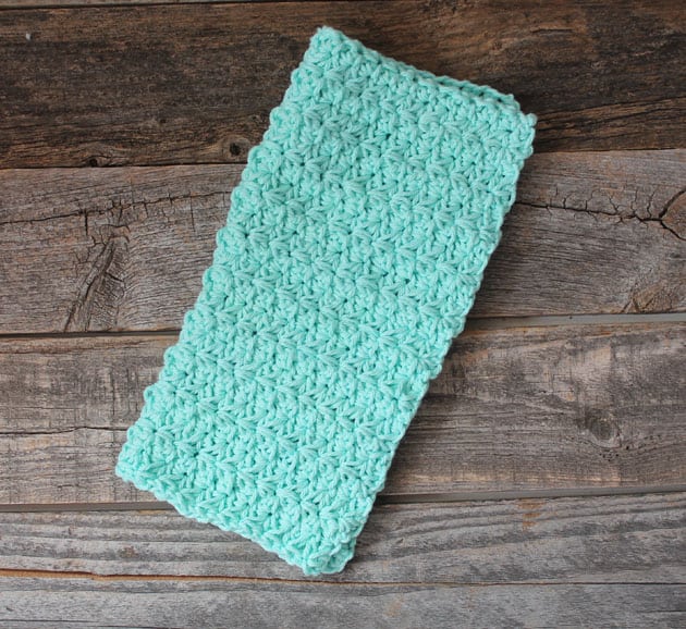 free printable learn to make crochet star stitch dishcloth pattern -amorecraftylife.com #crochet #crochetpattern #diy #freecrochetpattern