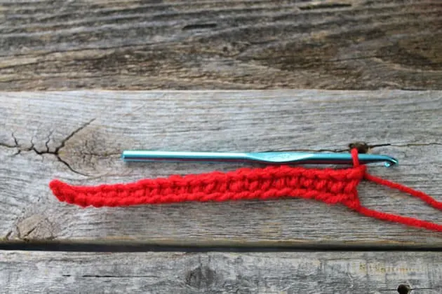  how to single crochet- learn to crochet -how to crochet beginner crochet tutorials - amorecraftylife.com