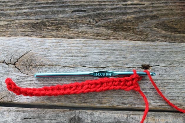 how to single crochet- learn to crochet -how to crochet beginner crochet tutorials - amorecraftylife.com