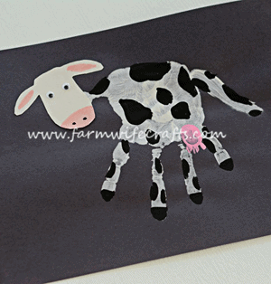 cow kid craft for preschooler - cow kid craft - farm kid crafts - crafts for kids- amorecraftylife.com #preschool #craftsforkids #kidscrafts