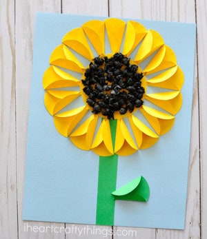 flower kid crafts - crafts for kids - kid craft -#kidscraft #preschool #craftsforkids amorecraftylife.com