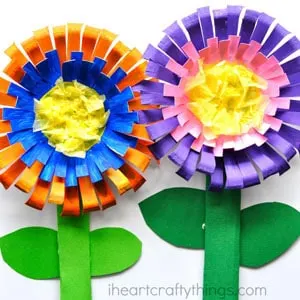 flower kid crafts - crafts for kids - kid craft -#kidscraft #preschool #craftsforkids amorecraftylife.com