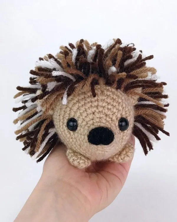 crochet hedgehog patterns - amigurumi crochet pattern - amorecraftylife.com #crochet #crochetpattern #diy #amigurumi