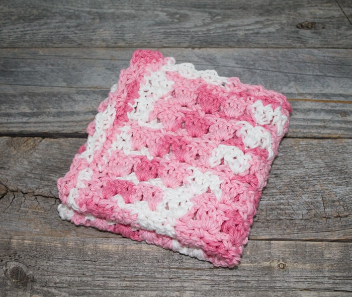 easy primrose stitch crochet dishcloth pattern - free printable pdf - amorecraftylife.com #crochet #crochetpattern #freecrochetpattern