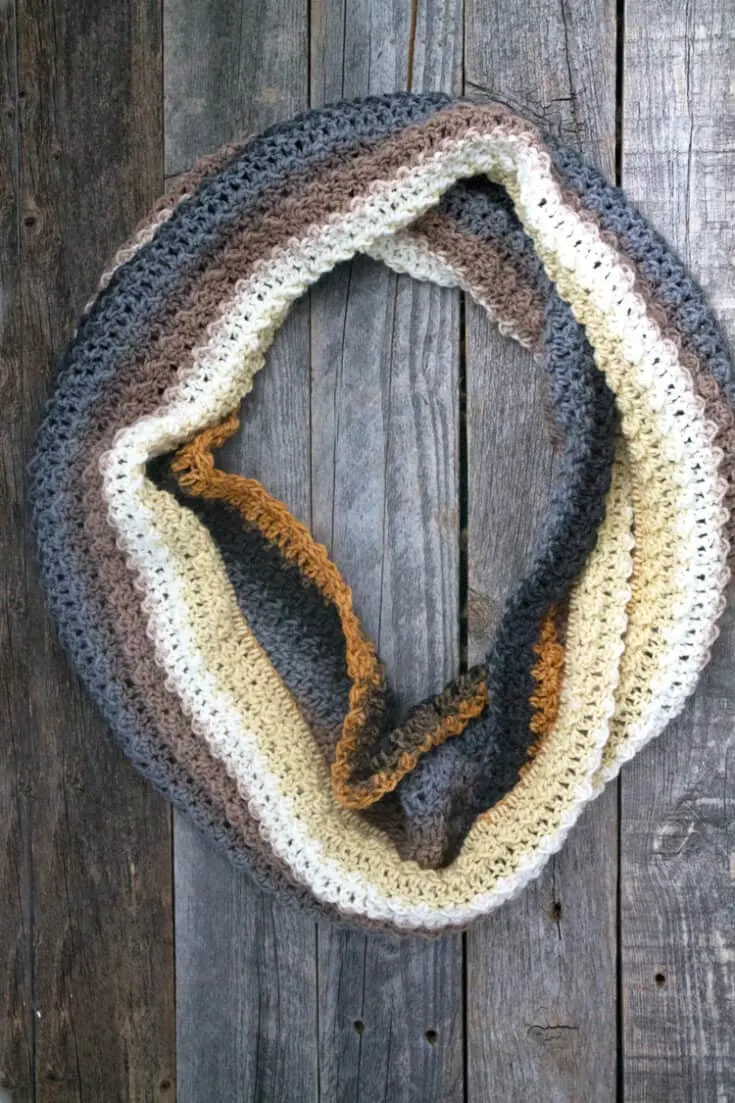 free golden brown infinity scarf crochet pattern - easy scarf pattern - amorecraftylife.com