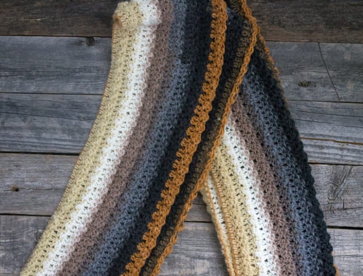 free golden brown infinity scarf crochet pattern - easy scarf pattern - amorecraftylife.com