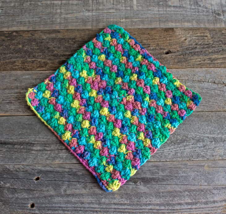 berry stitch crochet dishcloth pattern - free printable pdf - amorecraftylife.com #crochet #crochetpattern #freecrochetpattern