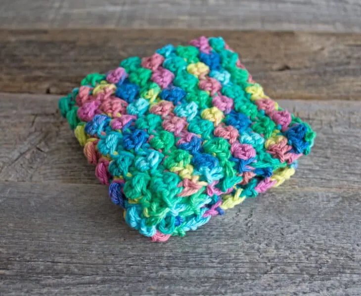 berry stitch crochet dishcloth pattern - free printable pdf - amorecraftylife.com #crochet #crochetpattern #freecrochetpattern