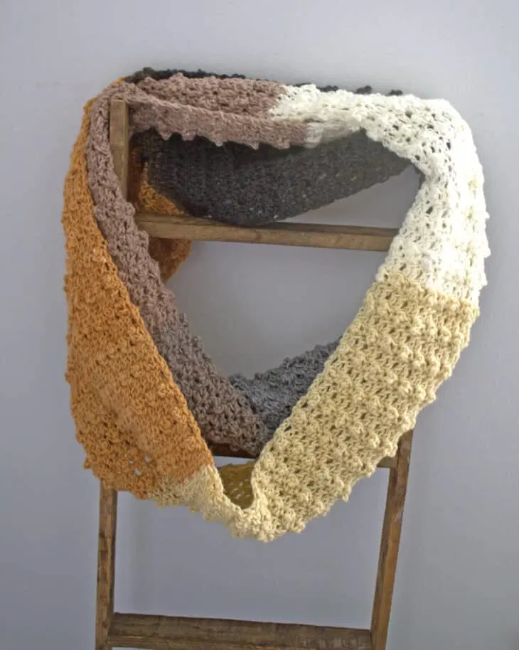 free color block infinity scarf crochet pattern - easy infinity scarf pattern - amorecraftylife.com