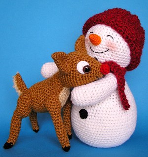 crochet snowman patterns - winter - home decor- amorecraftylife.com #crochet #freecrochetpattern #crochetpattern #diy #christmas