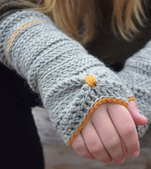 fingerless gloves crochet pattern- crochet pattern pdf - amorecraftylife.com #crochet #crochetpattern