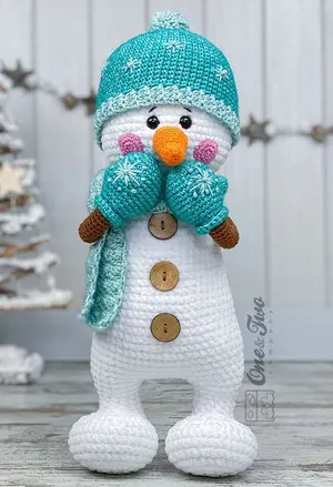 crochet snowman patterns - winter - home decor- amorecraftylife.com #crochet #freecrochetpattern #crochetpattern #diy #christmas