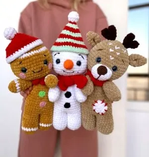 crochet Christmas gingerbread man patterns - winter - home decor- amorecraftylife.com #crochet #crochetpattern #diy #christmas