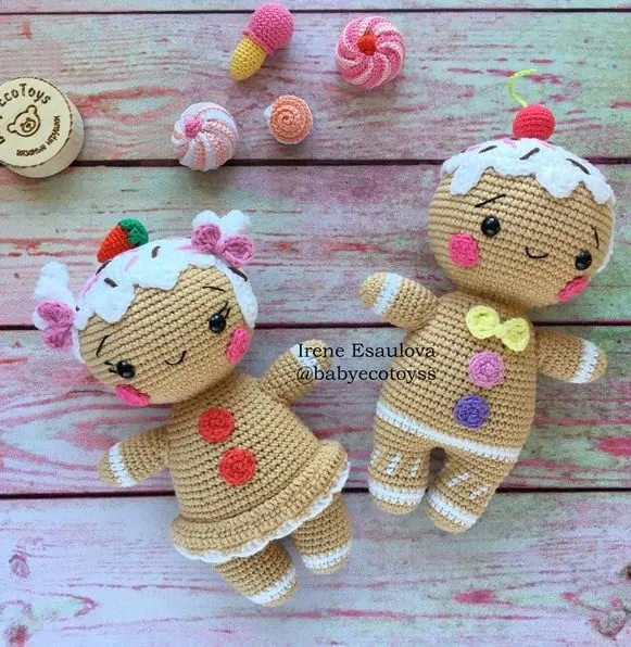 crochet Christmas gingerbread man patterns - winter - home decor- amorecraftylife.com #crochet #crochetpattern #diy #christmas