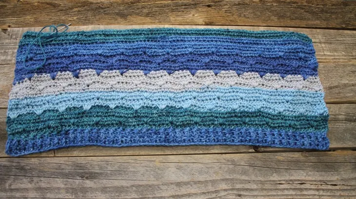 blue waves crochet -hat pattern - Free PDF- printable pdf - winter headband - amorecraftylife.com #crochet #crochetpattern #freecrochetpattern