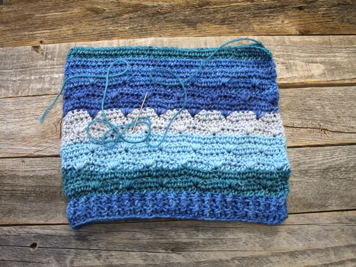 blue waves crochet -hat pattern - Free PDF- printable pdf - winter headband - amorecraftylife.com #crochet #crochetpattern #freecrochetpattern