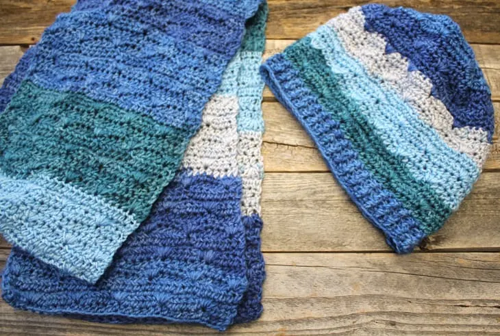 blue waves women's scarf and hat crochet combo pattern - Free PDF- printable pdf - winter hat - amorecraftylife.com #crochet #crochetpattern #freecrochetpattern