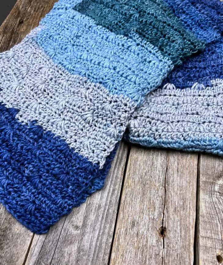 blue waves crochet -scarf pattern - Free PDF- printable pdf - winter headband - amorecraftylife.com Red Heart Unforgettable Yarn #crochet #crochetpattern #freecrochetpattern