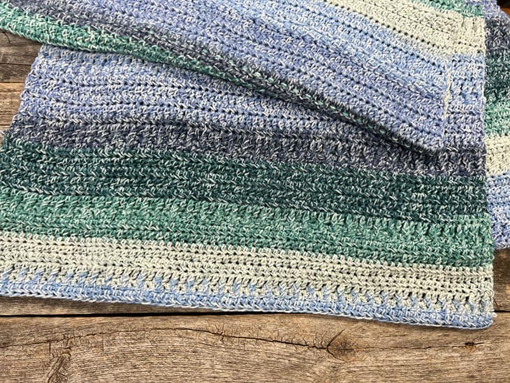 Make an easy rectangular shawl Crochet Pattern Free PDF- printable pdf amorecraftylife.com  #crochet #crochetpattern #freecrochetpattern