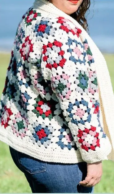 free granny square cardigan and patterns #crochet #crochetpattern 