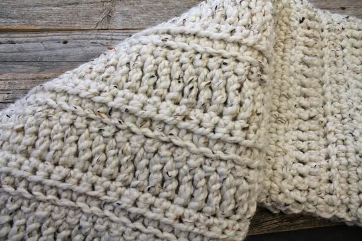 super chunky tweed crochet blanket pattern - free printable PDF- crochet blanket pattern - amorecraftylife.com - free printable crochet pattern chunky blanket pattern #crochet #crochetpattern #freecrochetpattern