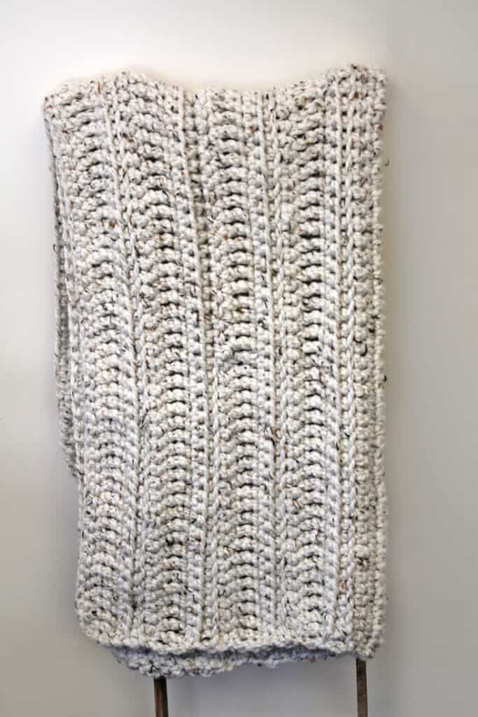 super chunky tweed crochet blanket pattern - free printable PDF- crochet blanket pattern - amorecraftylife.com - free printable crochet pattern chunky blanket pattern #crochet #crochetpattern #freecrochetpattern