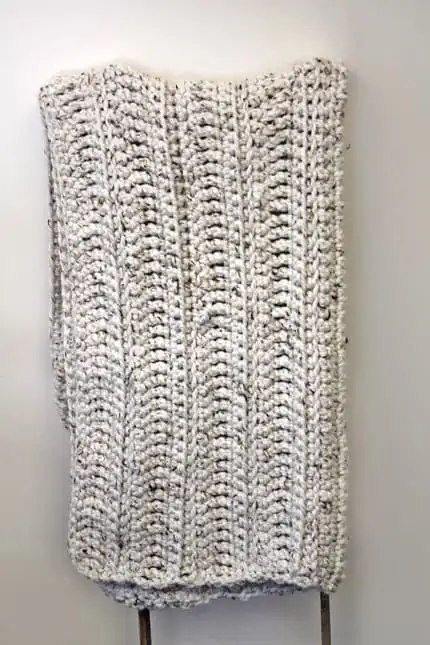 super chunky tweed crochet blanket pattern - free printable PDF- crochet blanket pattern - amorecraftylife.com - free printable crochet pattern chunky blanket pattern #crochet #crochetpattern #freecrochetpattern