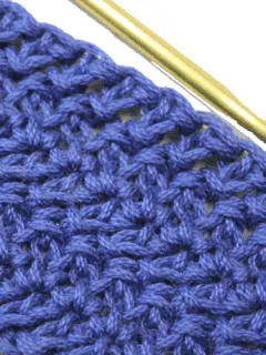 learn the herringbone double crochet stich (dc) -how to crochet beginner crochet tutorials - amorecraftylife.com