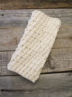 Try this easy textured cotton crochet washcloth pattern. This easy pattern uses the single and double crochet stitches.
