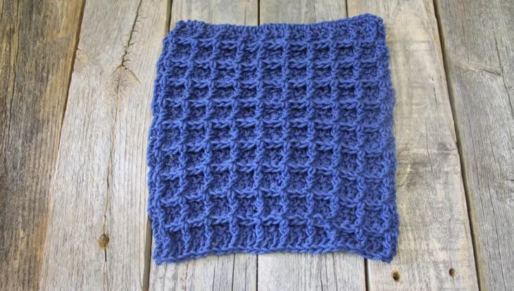 Try this easy waffle stitch cotton dishcloth pattern. There is a free printable PDF available. amorecraftylife.com