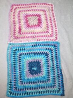 Learn how to make a moss stitch square. Turn these squares into a colorful blanket.