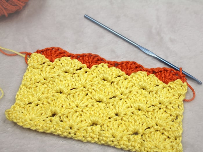 Learn the easy shell crochet stitch. This this is made up up single and double crochet. There are free patterns too.