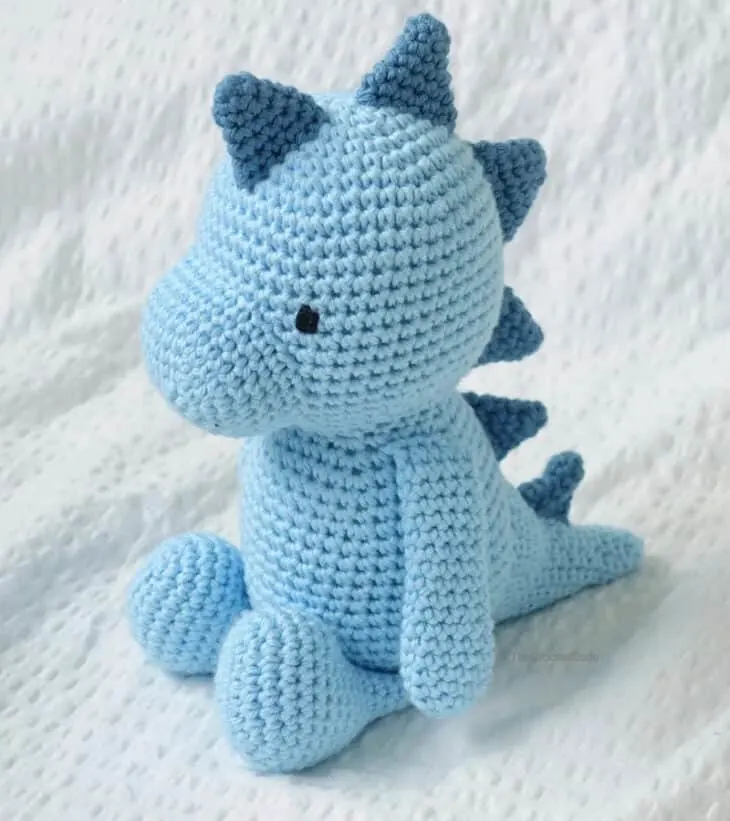 Make your own cute crochet dinosaur pattern. 