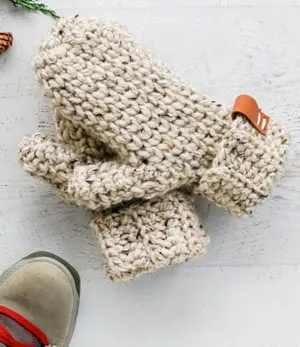 Quick chunky crochet mittens will make a great gift for a friend.