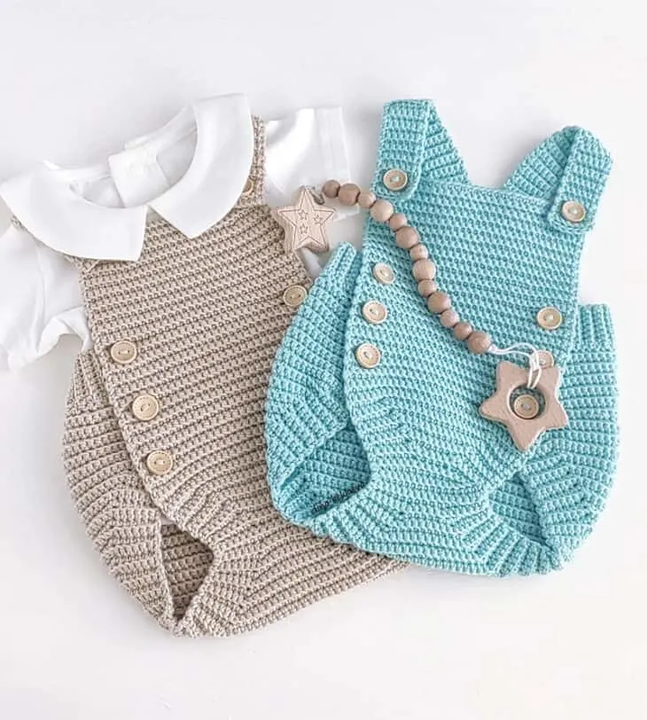 Make your own cute crochet romper with this PDF pattern. This would make a cute baby gift.