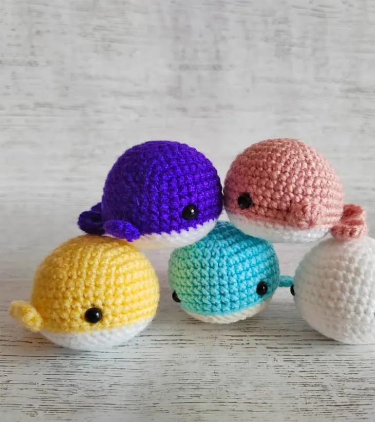 Make your own cute crochet whale with this easy beginner pattern.