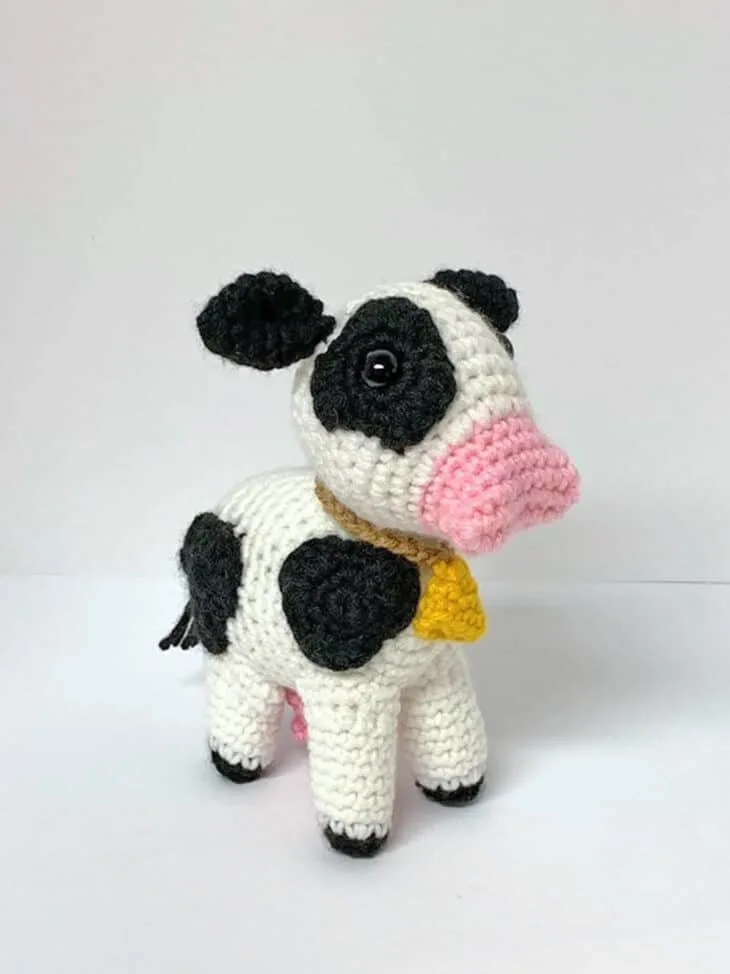 Make your own set of barnyard animals with this bundle pattern.