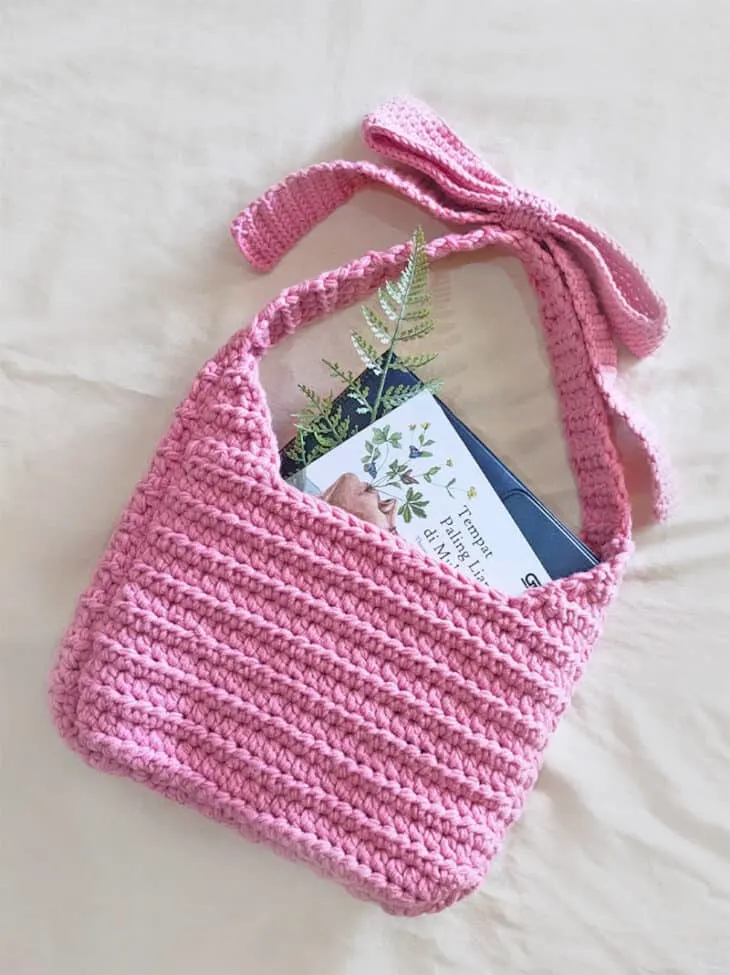 17 Bag Crochet Patterns to Try – Make a Purse - A More Crafty Life