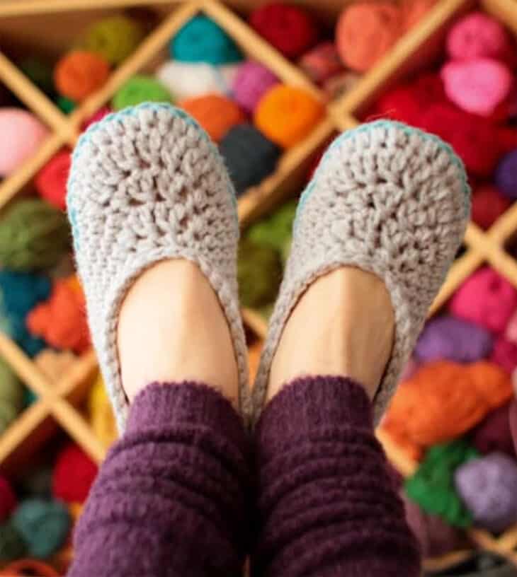 slippers crochet patterns - crochet pattern pdf - amorecraftylife.com #crochet #crochetpattern