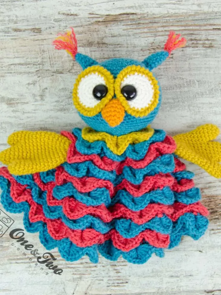 Try this adorable owl lovey and make your own cute owl toy.