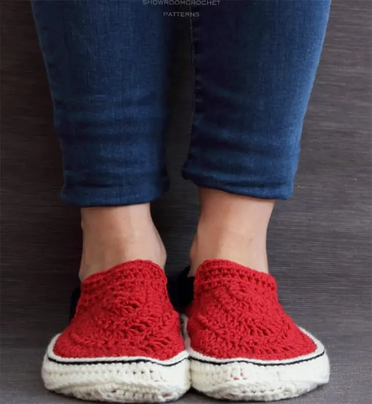 slipper crochet patterns - crochet pattern pdf -amorecraftylife.com #crochet #crochetpattern