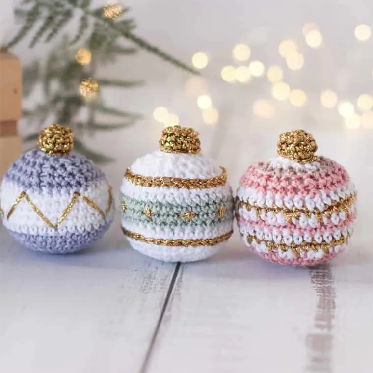 crochet Christmas baubles