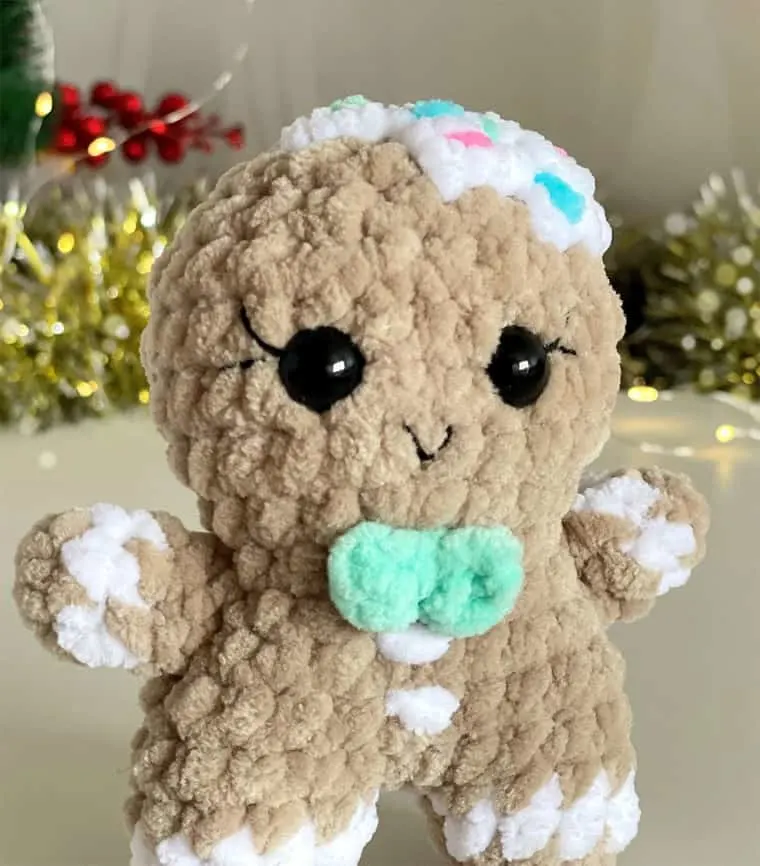 crocheted gingerbread man plushie